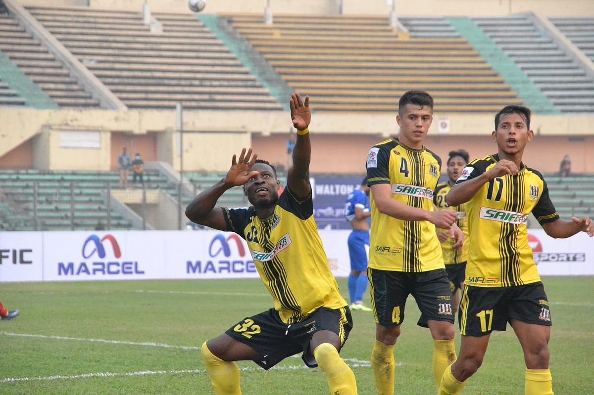 সাইফের খেলোয়াড়দের গোলের উচ্ছ্বাস।