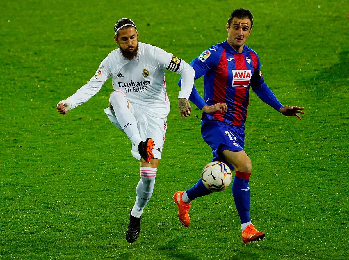 বলটা রামোসের হাতেই লেগেছিল।