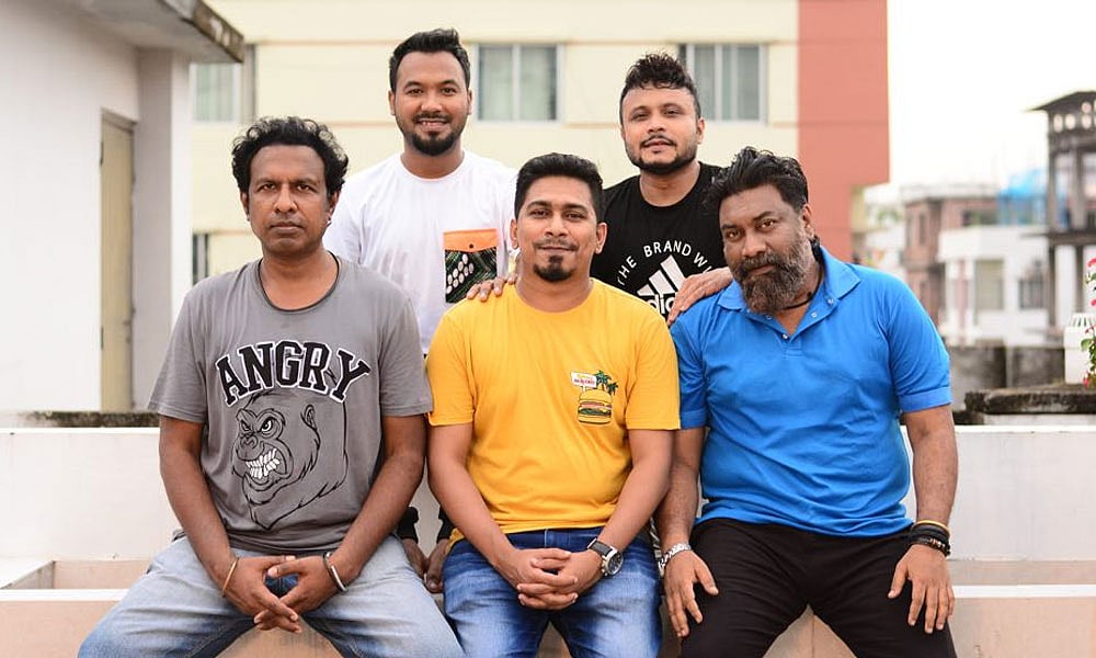 ‘ব্যাচেলর পয়েন্ট’–এর শিল্পীরা এখন নোয়াখালীতে আছেন।