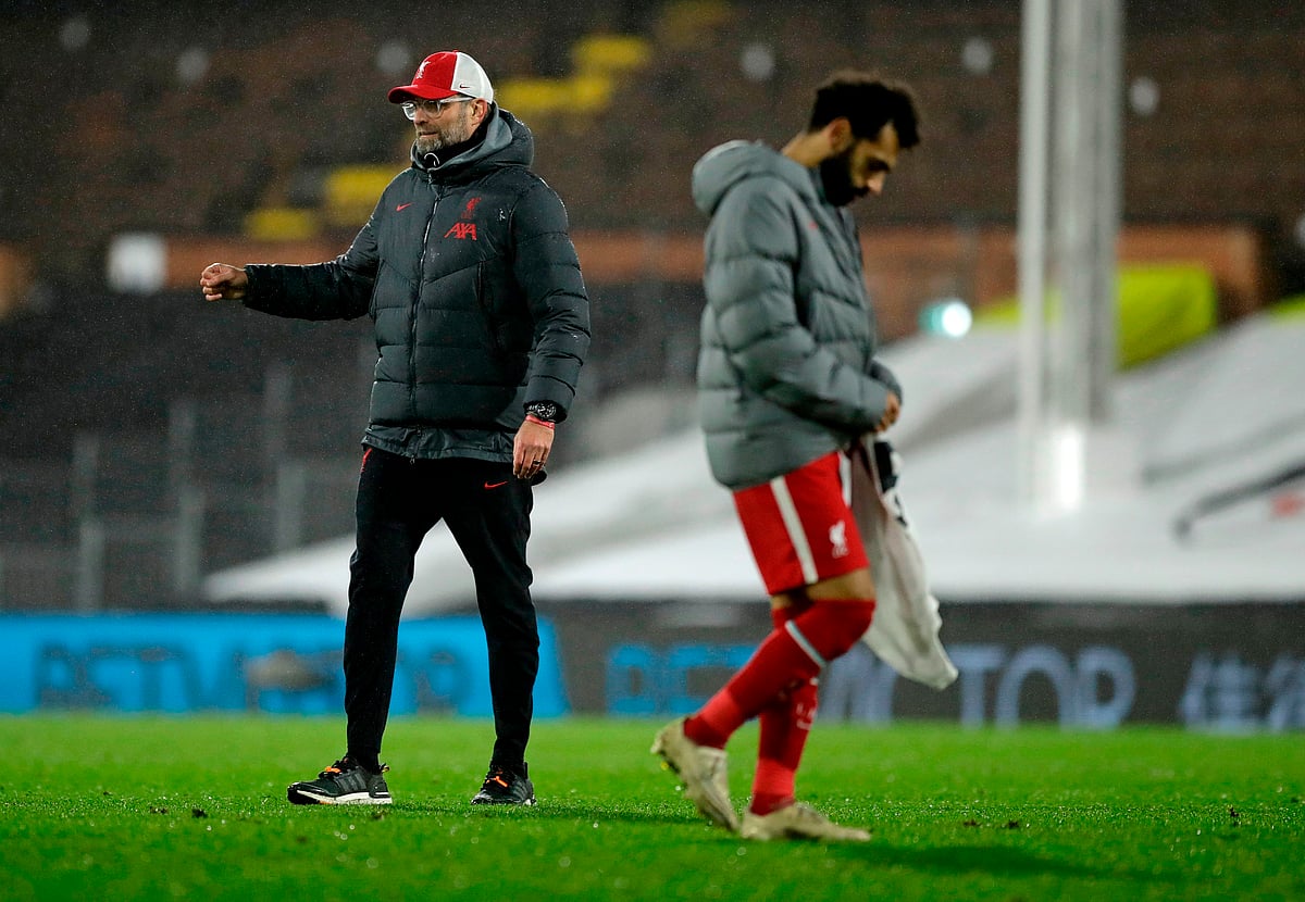 প্রতিপক্ষের মাঠে নিয়মিত হয়ে গেছে এমন দৃশ্য।