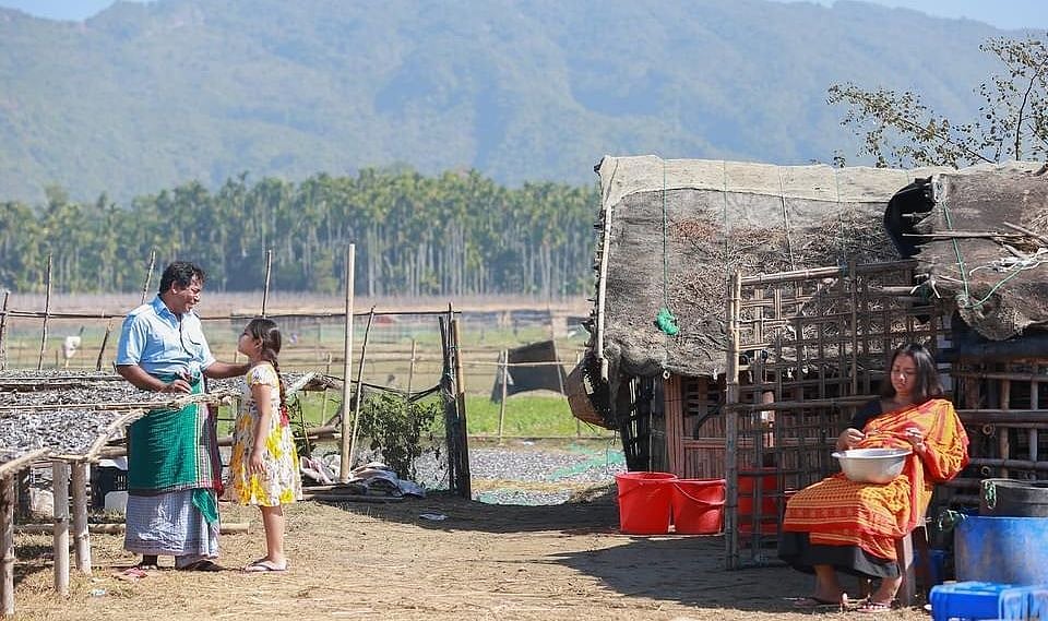 ‘স্বর্ণমানব ৪’ টেলিছবির শুটিংয়ে মোশাররফ করিম ও রুনা খান