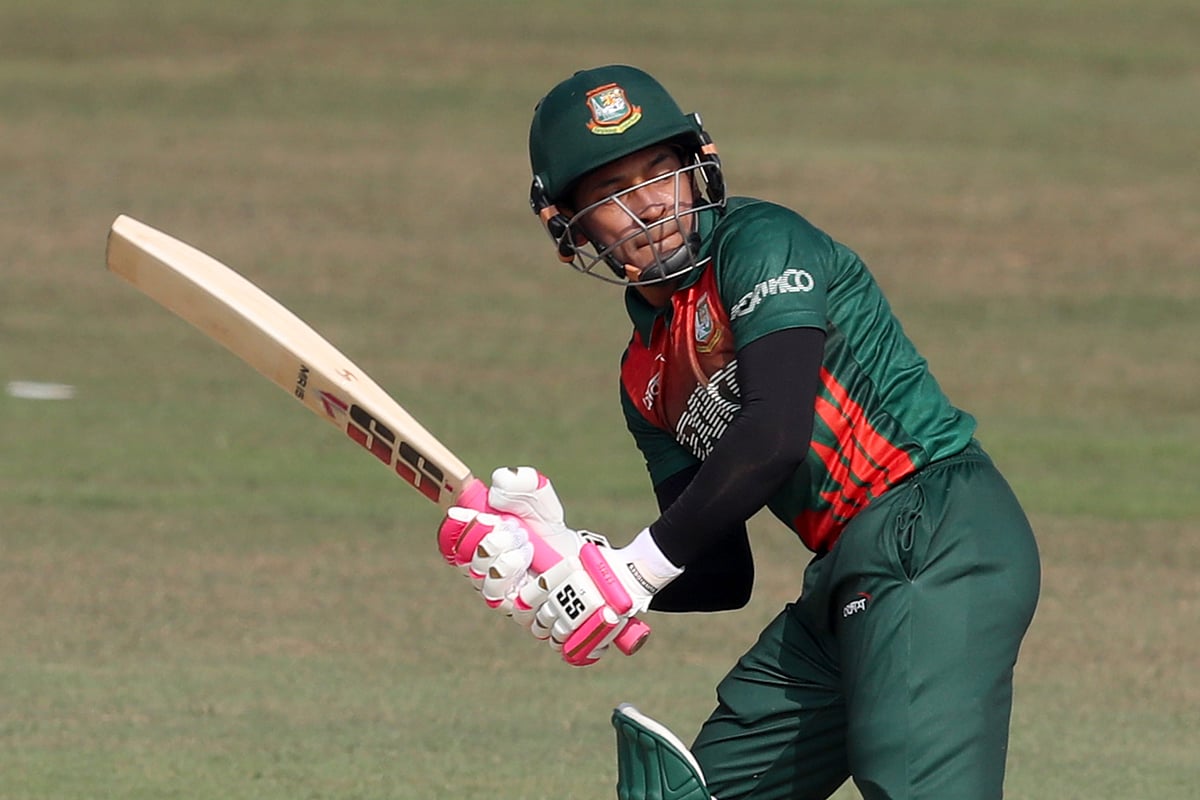 আজ ম্যাচ সেরা মুশফিকুর রহিম।