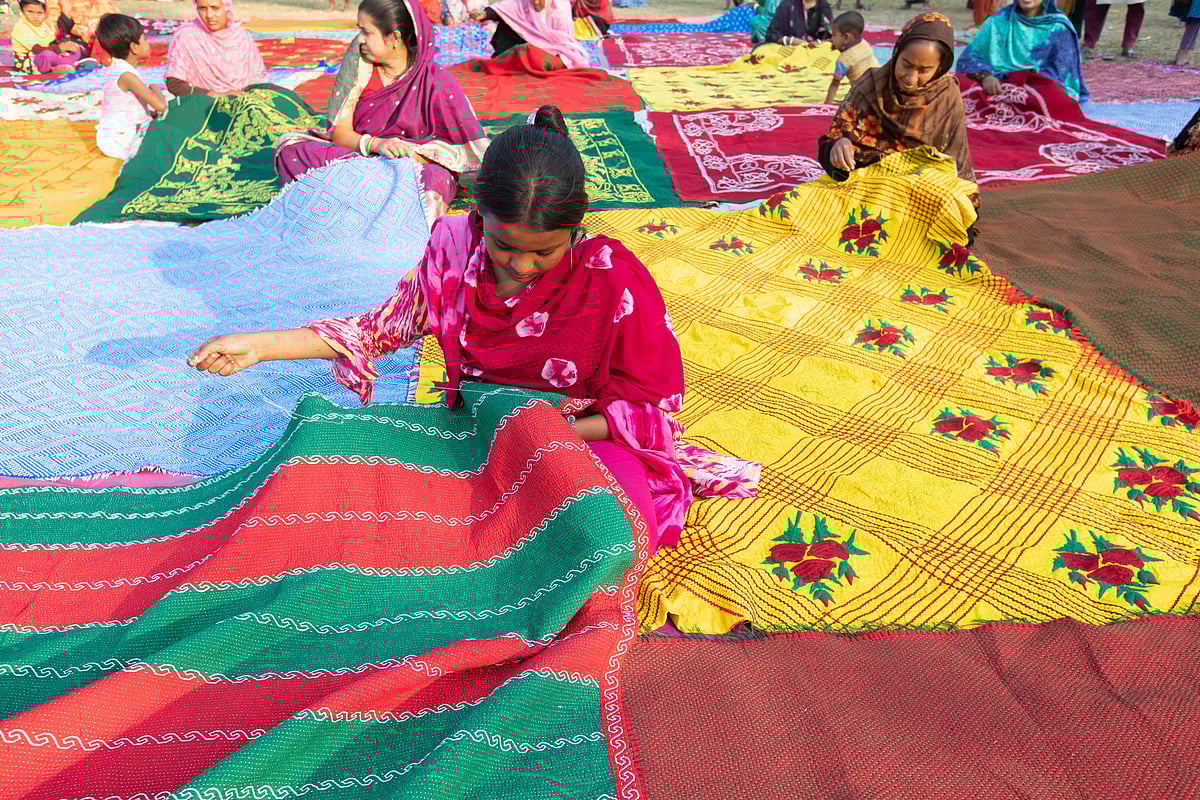 Yalangoch yapon qizlarning kokraklari