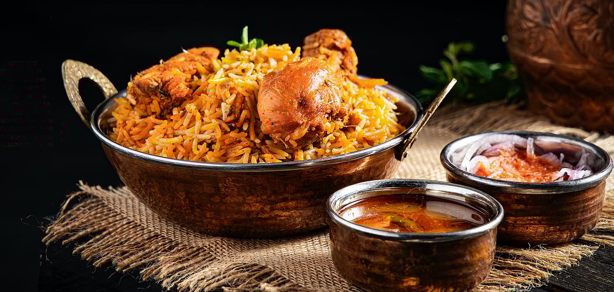 মসলাদার খাবার বিরিয়ানি