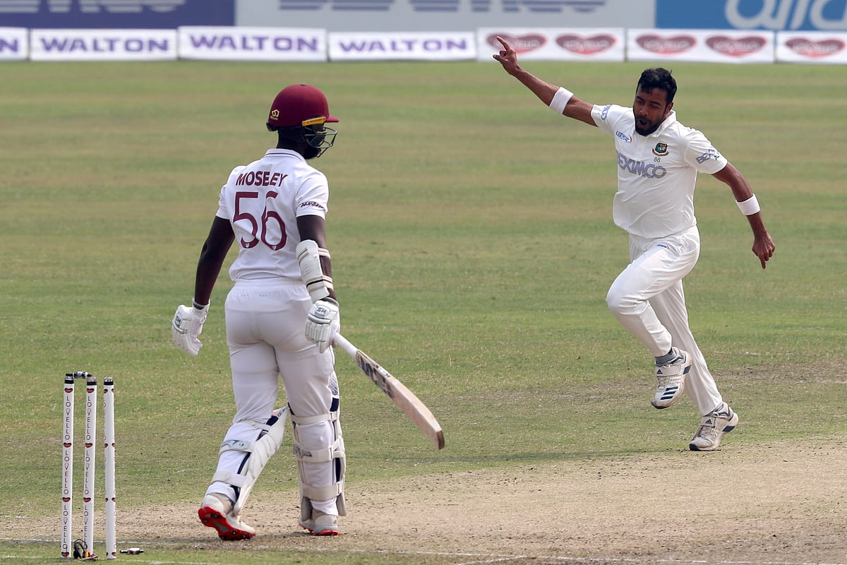 কিপটে বোলিং সাফল্য এনে দিয়েছে জায়েদকে।
