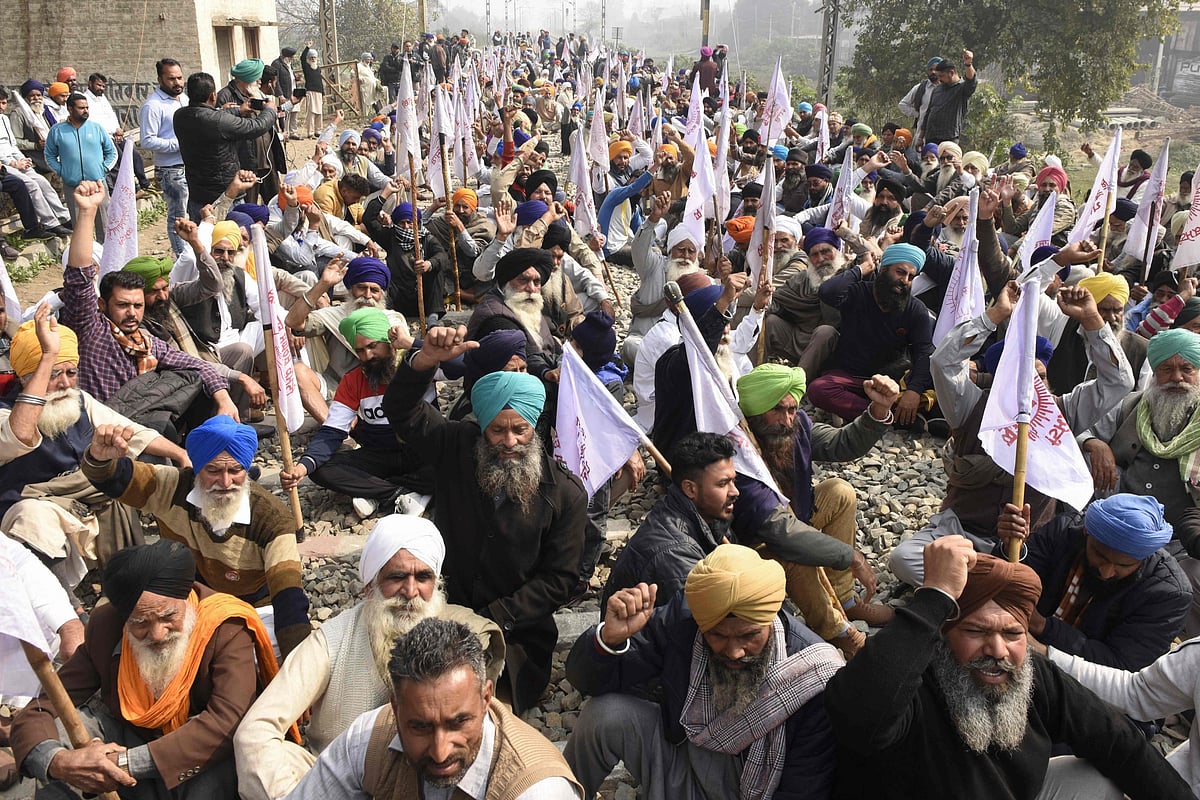 ভারতে কৃষকদের চার ঘণ্টার রেল অবরোধ কর্মসূচি শান্তিপূর্ণভাবে শেষ হয়