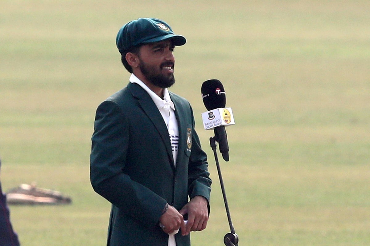 ডারবান টেস্টের পর দক্ষিণ আফ্রিকান ক্রিকেটারদের বিরুদ্ধে ‘গালাগালি’র অভিযোগ তুলেছিলেন মুমিনুল হক