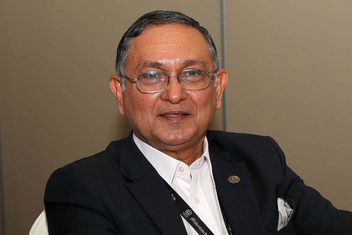 মোহামেডান সভাপতি পদে বিনা প্রতিদ্বন্দ্বিতায় নির্বাচিত হয়েছেন সাবেক সেনাপ্রধান জেনারেল (অব:) মোহাম্মদ আব্দুল মুবীন।