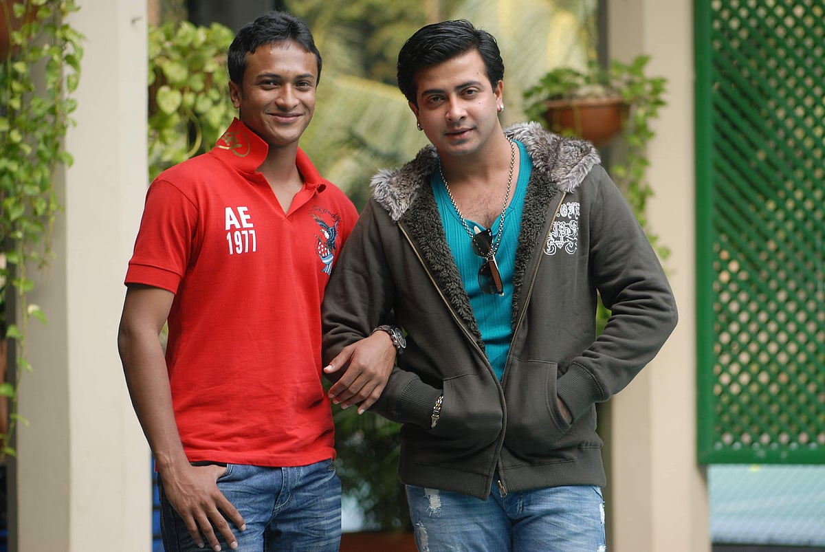 প্রথম আলোর আমন্ত্রণে এক হয়েছিলেন সাকিব আল হাসান ও শাকিব খান