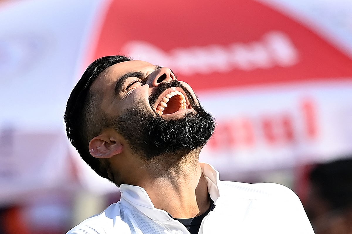 ইংল্যান্ডের ব্যাটিং ভারতের জয় সহজ করে দিয়েছে।