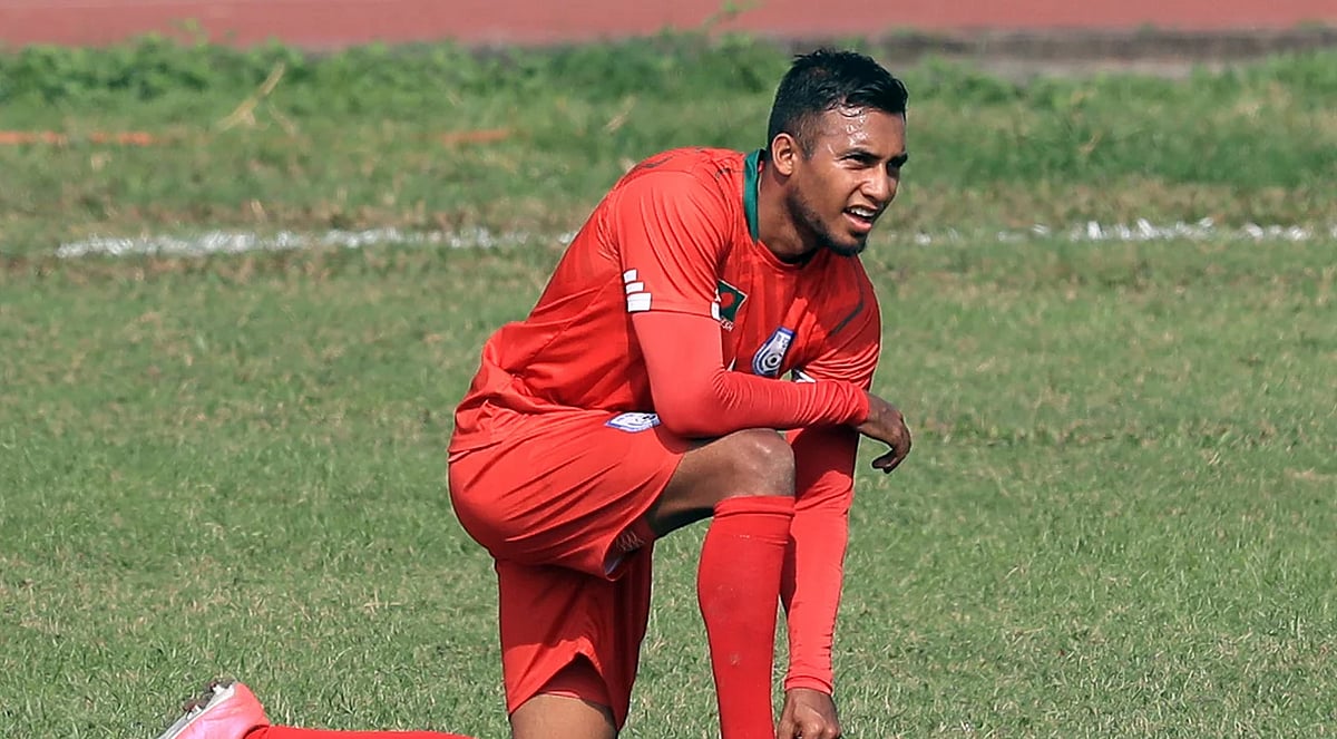 বাংলাদেশ জাতীয় ফুটবল দলের অধিনায়ক জামাল ভূঁইয়া