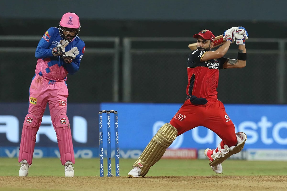 বেঙ্গালুরু অধিনায়ক বিরাট কোহলি কাল আইপিএলের এ মৌসুমে প্রথম ফিফটি তুলে নেন।