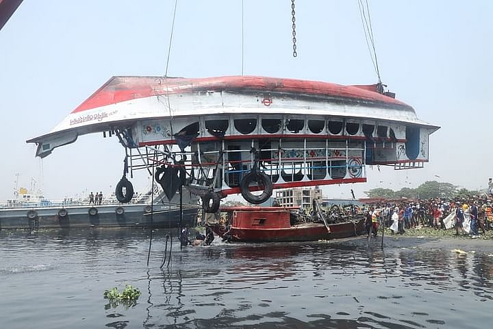 উদ্ধার করা হয়েছে ডুবে যাওয়া লঞ্চ এমএল সাবিত আল হাসান।