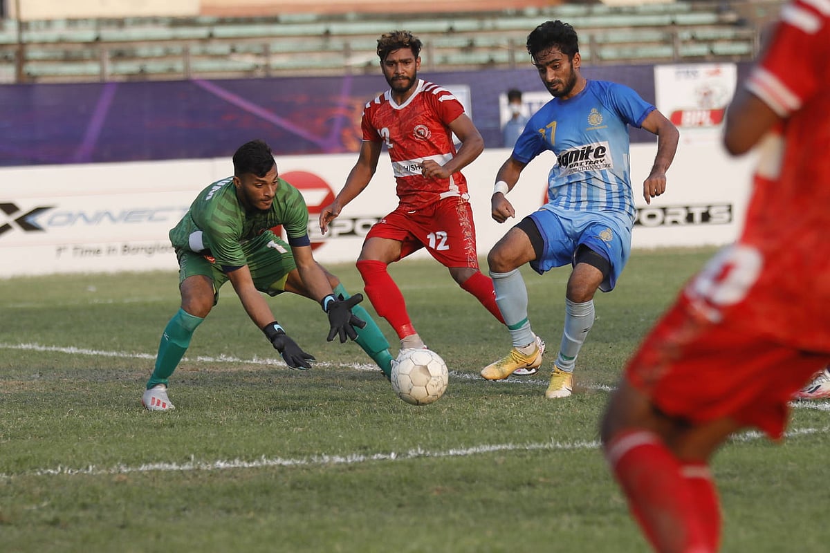 ফুটবল লিগ কবে শুরু হবে, সেটা নিয়ে আছে দুই মতই।