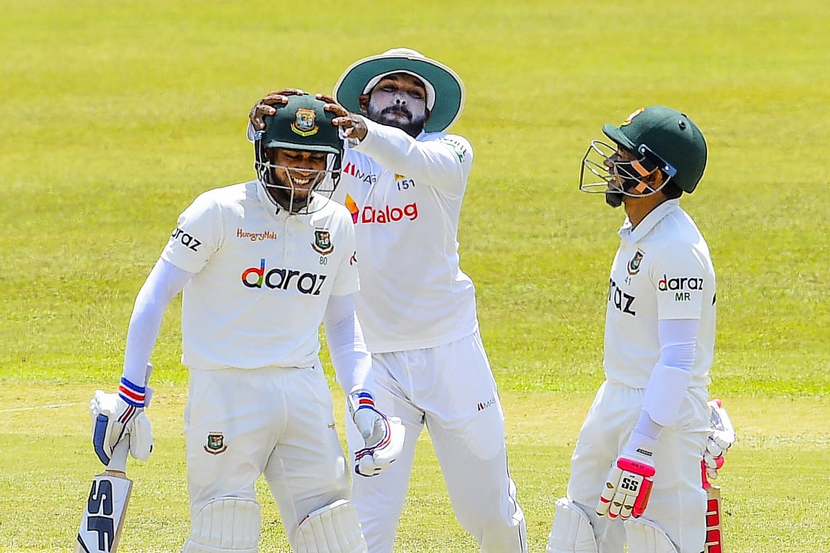 তৃতীয় বারের চেষ্টায় আউট করা গেল মিরাজকে।