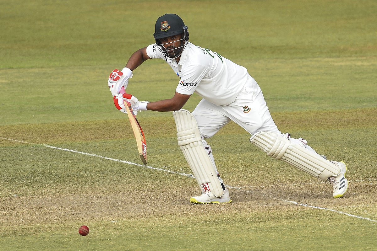 পাল্লেকেলের উইকেট টেস্টে পুরো পাঁচদিনই ব্যাটসম্যানদের পক্ষে ছিল।