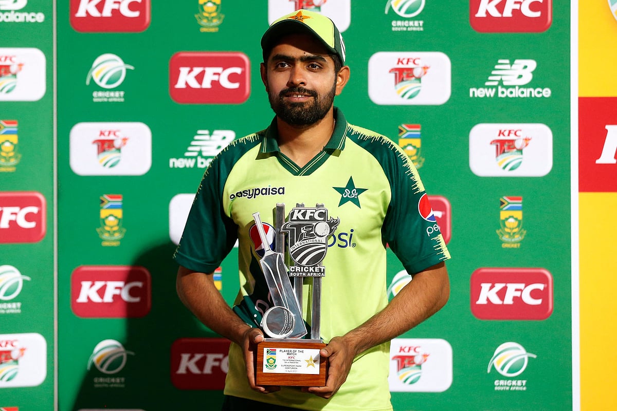 দক্ষিণ আফ্রিকার বিপক্ষে তৃতীয় টি–টোয়েন্টিতে ৫৯ বলে ১২২ রান করে দলকে জিতিয়েছেন পাকিস্তানের অধিনায়ক বাবর আজম।