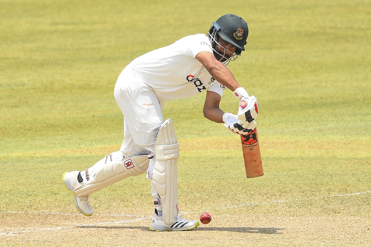 দ্বিতীয় ইনিংসেও দারুণ ব্যাটিং করছেন তামিম ইকবাল।