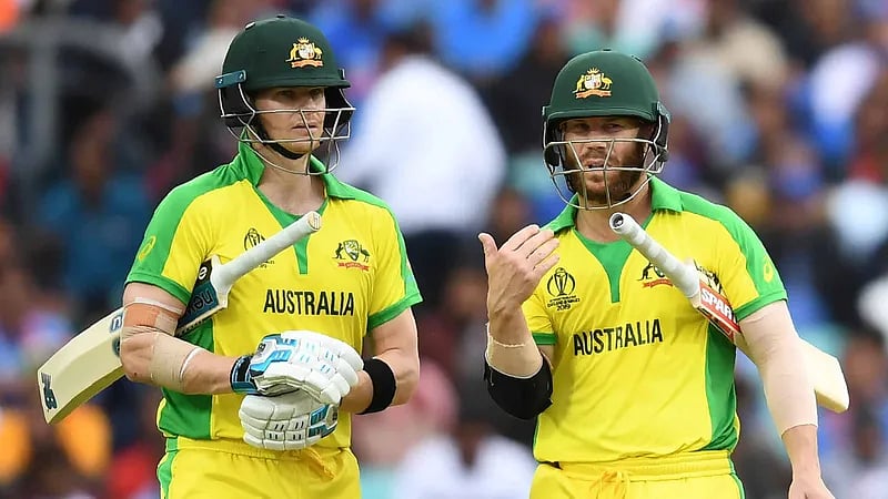 অস্ট্রেলিয়ার দুই ক্রিকেটার স্টিভ স্মিথ ও ডেভিড ওয়ার্নার।