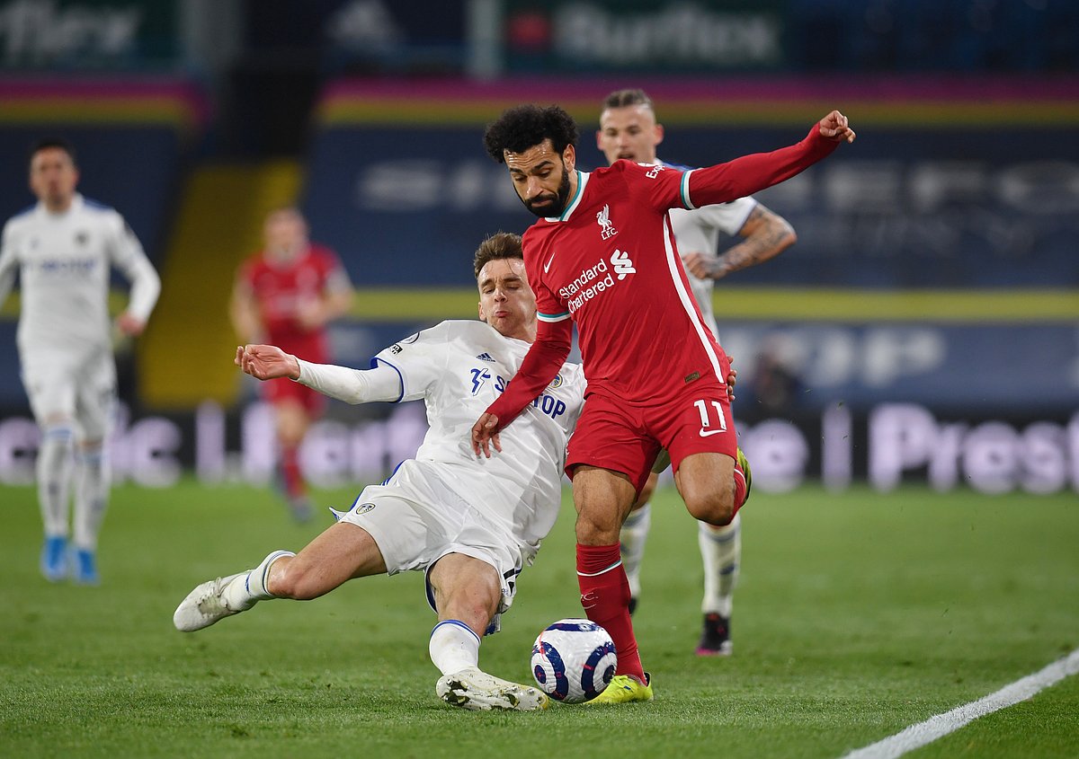 শত চেষ্টা করেও গোল করতে পারেননি সালাহ।