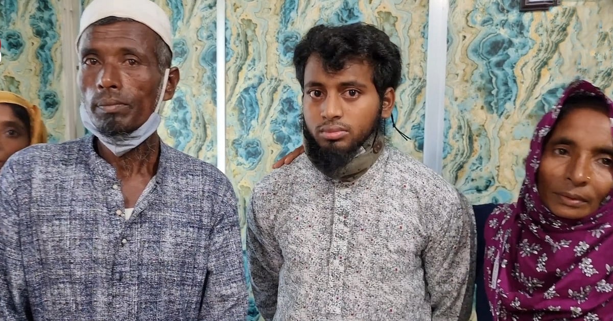 ১৭ বছর আগে চাঁদপুরের শাহরাস্তি উপজেলার সুচিপড়া গ্রামের বাসার মিয়া (৫৫) ও খোদেজা বেগম (৪২) দম্পতির হারিয়ে যাওয়া ছেলে সবুজ ফিরে এসেছেন মা–বাবার বুকে