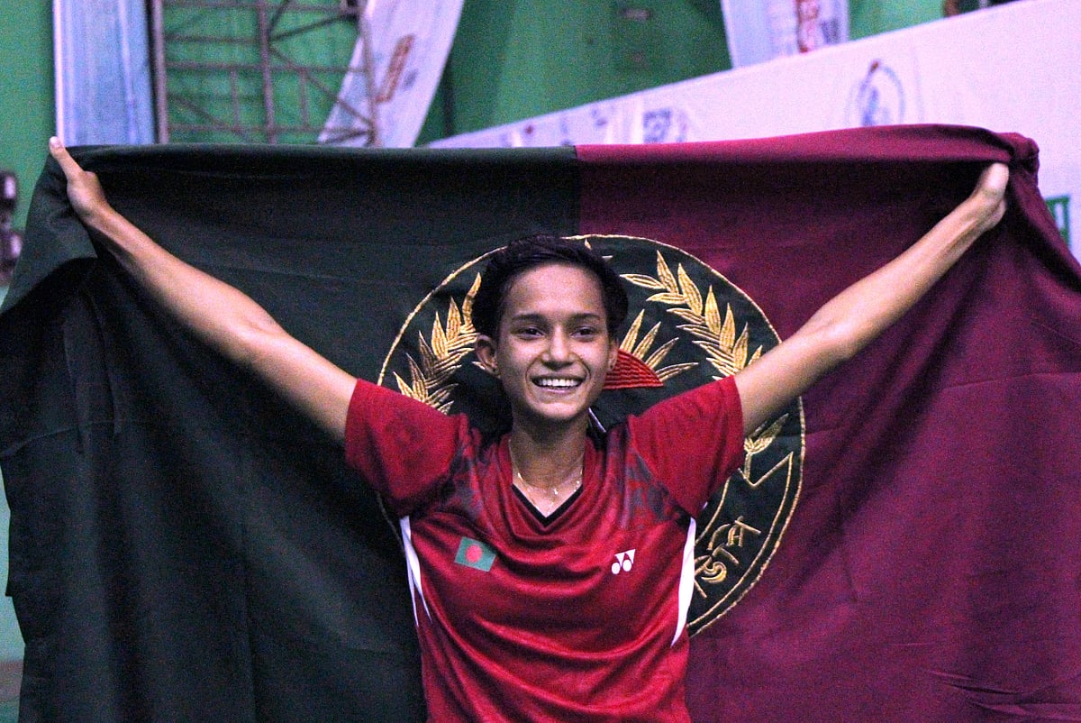 ব্যাডমিন্টনে দেশসেরা উর্মি আক্তার।