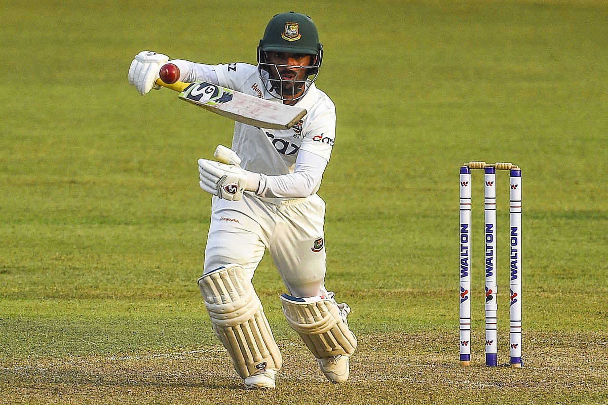 টেস্ট সেঞ্চুরি মুমিনুল হকের।