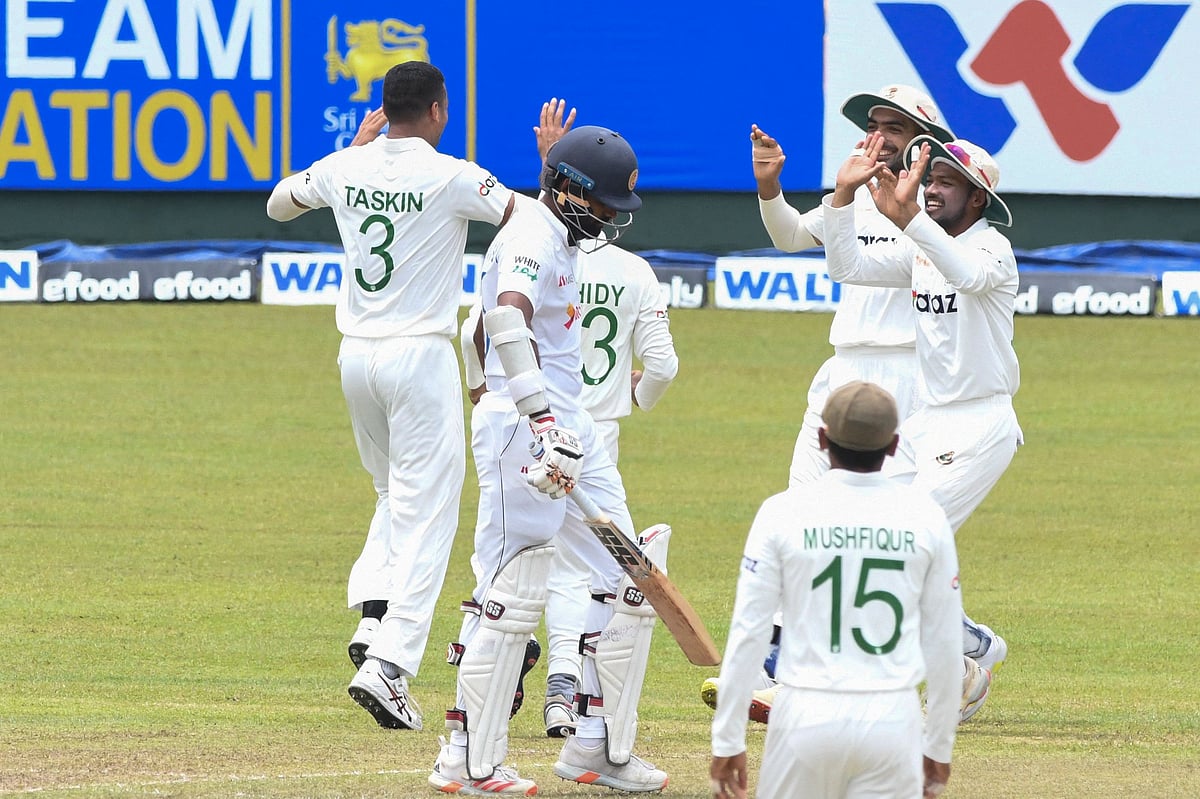 সকাল সকাল জোড়া আঘাত তাসকিনের।