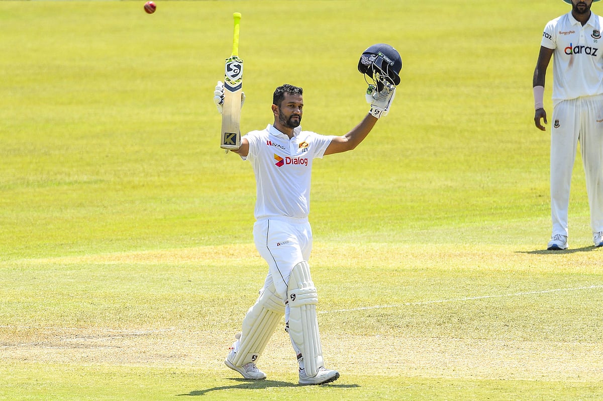 সেঞ্চুরি পেয়েছেন করুণারত্নে।