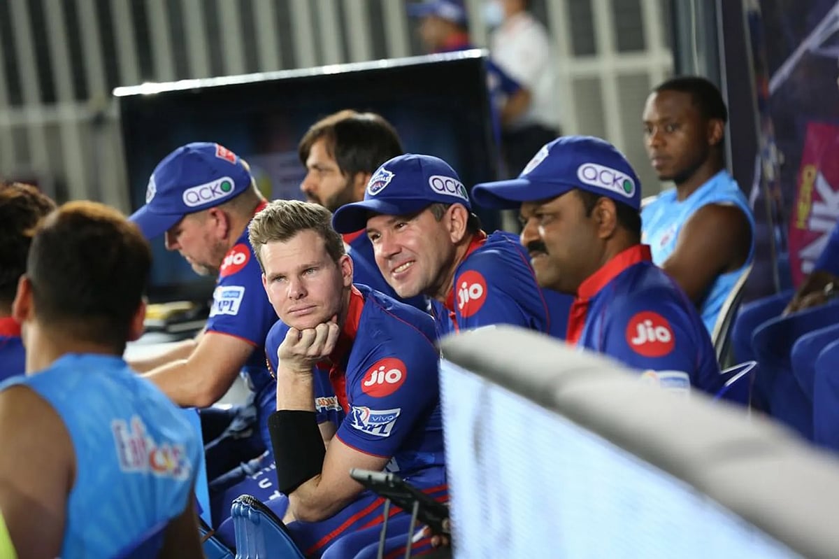 জৈব সুরক্ষাবলয়ের মধ্যে থাকার পরও কয়েকজন ক্রিকেটার করোনায় আক্রান্ত হয়েছেন। এর ফলে আইপিএল স্থগিত করেছে বিসিসিআই।