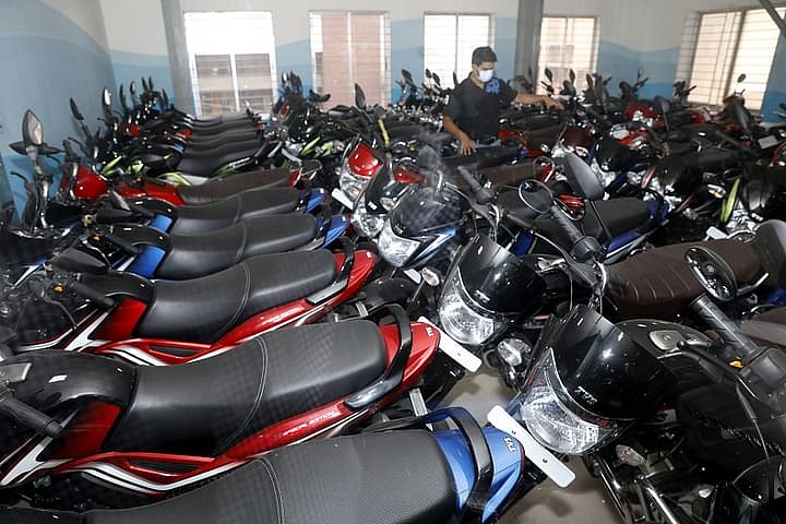 রাজধানীর মগবাজারে মোটরসাইকেলের শোরুম