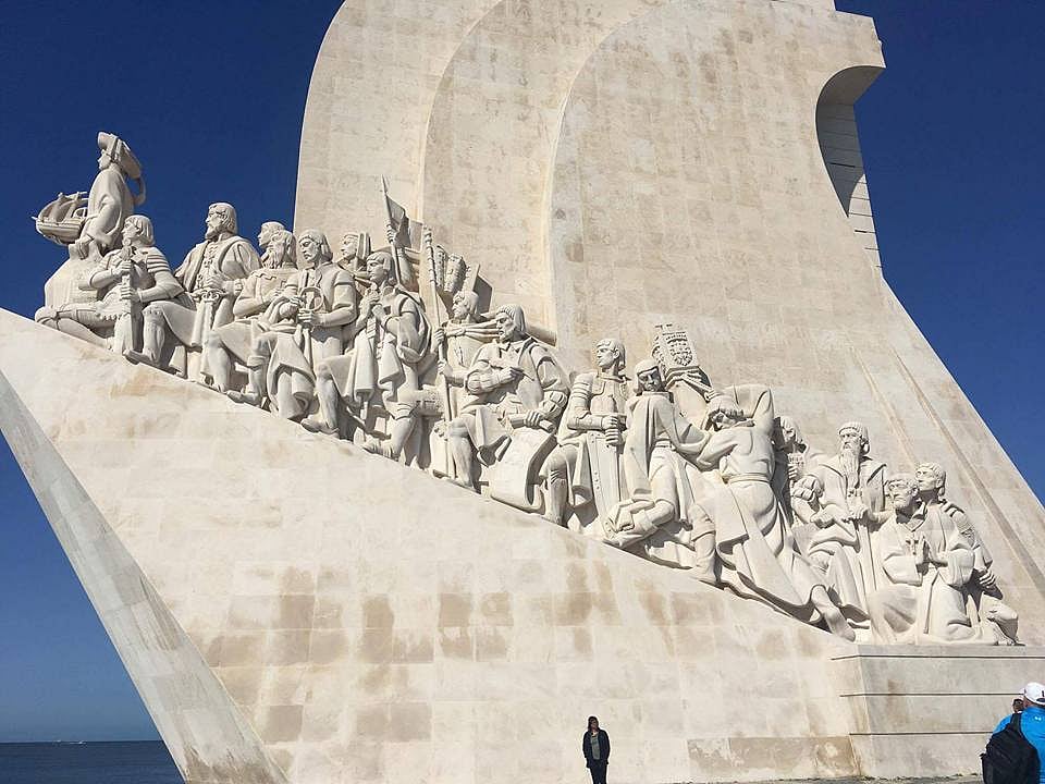 পেদ্রো-দোস-দেসকমব্রিমেনতোস ভাস্কর্য