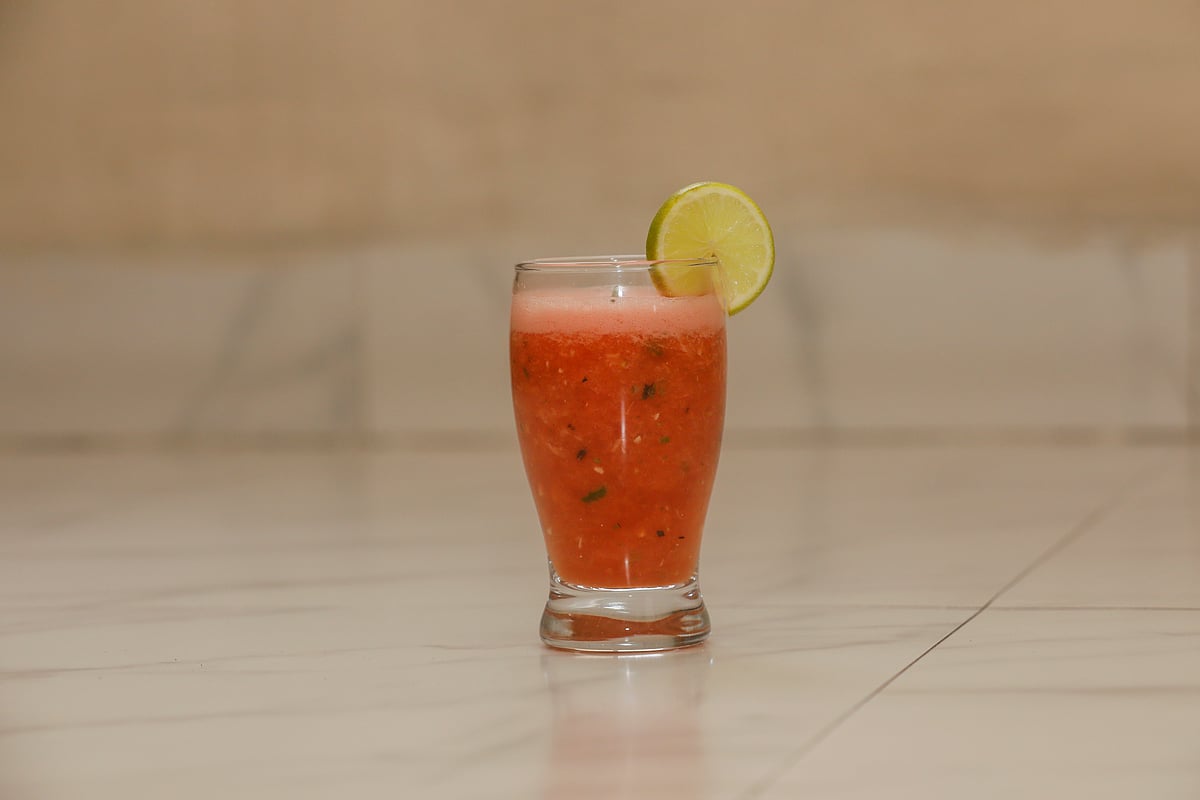 প্রাণ জুড়ানো ও স্বাস্থ্যকর তাজা ফলের পাঞ্চ