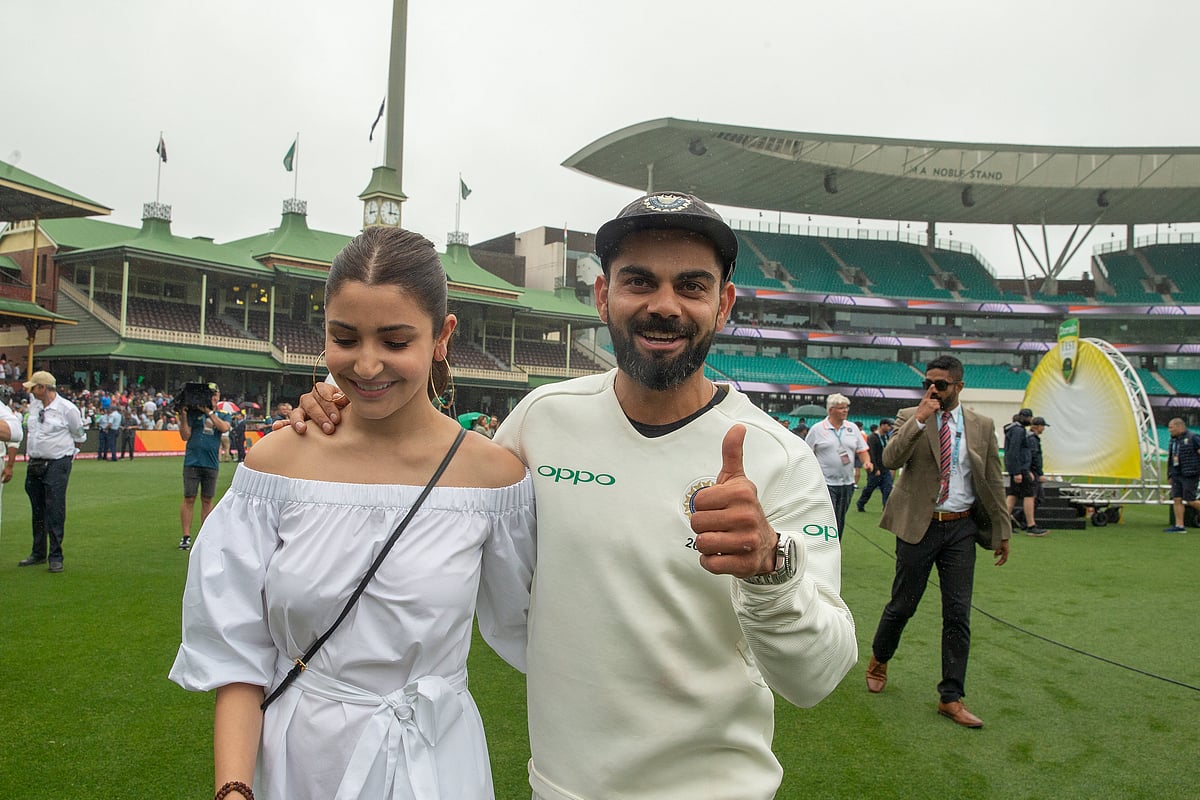 ২০১৯ সালে অস্ট্রেলিয়ার বিপক্ষে টেস্ট সিরিজ জয়ের পর সিডনিতে ল্যাপ অব অনারে ভারত অধিনায়ক বিরাট কোহলির সঙ্গে ছিলেন স্ত্রী আনুশকা শর্মাও।