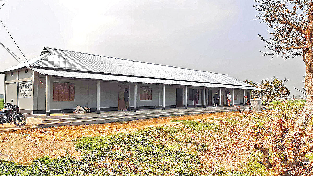 সিলেটের বিয়ানীবাজার উপজেলায় প্রবাসীদের অর্থায়নে প্রতিষ্ঠিত মাটিজুরা নিম্নমাধ্যমিক বিদ্যালয়