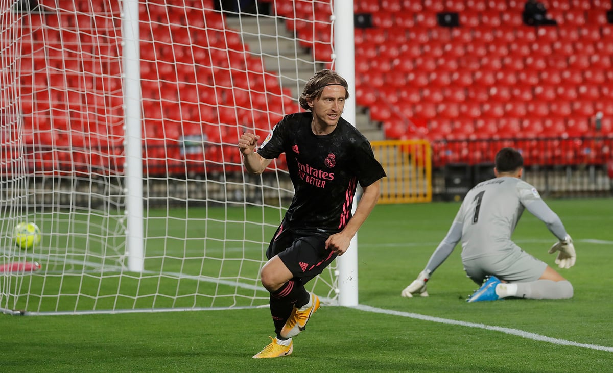 মিগুয়েলের পাস থেকে রিয়ালকে প্রথম গোলটি এনে দেন লুকা মদরিচ।