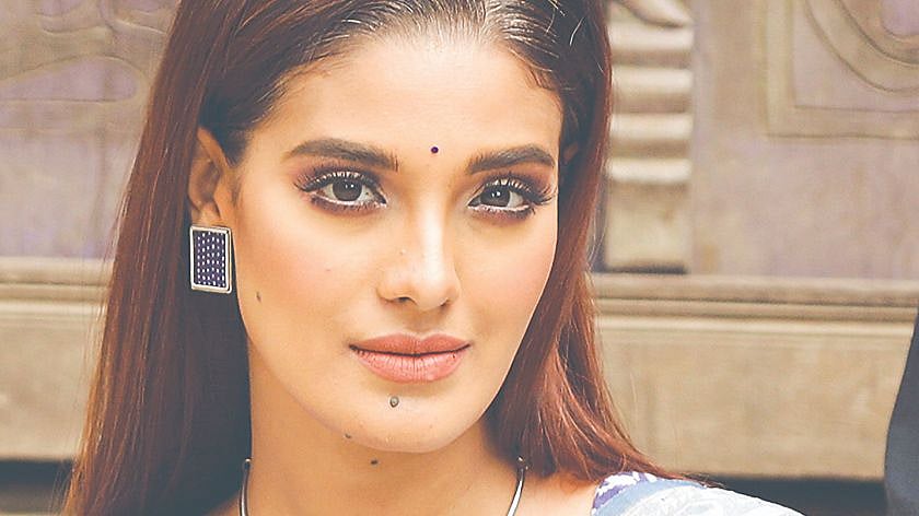 Yosh qizlar keksa erkaklar bilan porno onlayn