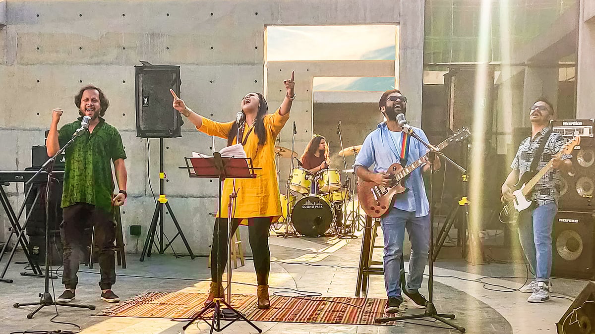 ‘হাল ছেড়ো না, উপায় আছে’ গানটি সম্প্রতি প্রকাশিত হয়েছে