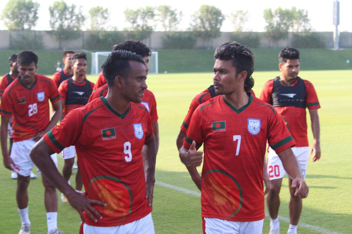 কোন ১১ জন আজ নামবেন ভারত