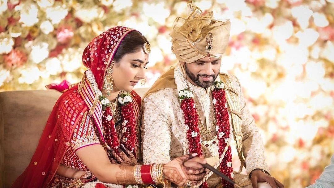 দিশা ও রাহুলের বিয়ে