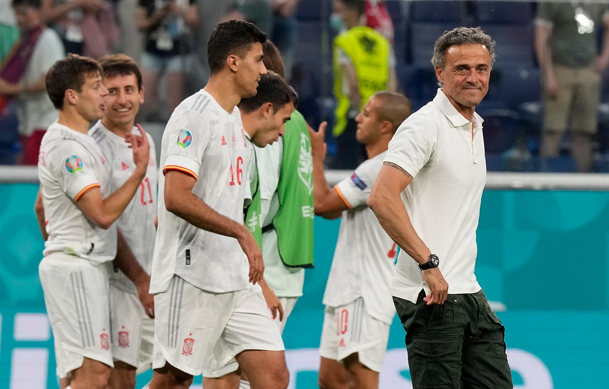 স্পেনকে সেমিফাইনালে তুলেছেন কোচ লুইস এনরিকে।