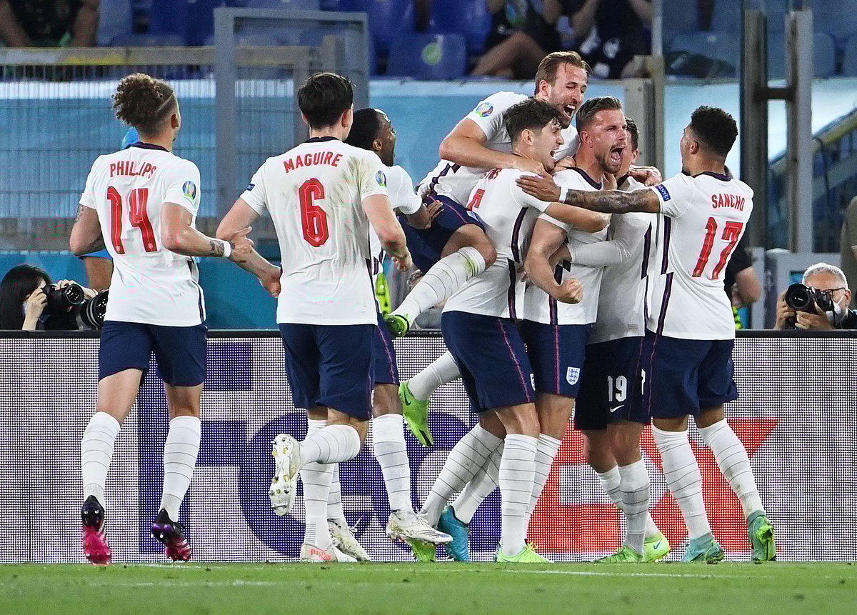 ইংল্যান্ডের জয় চায় অর্থনীতি