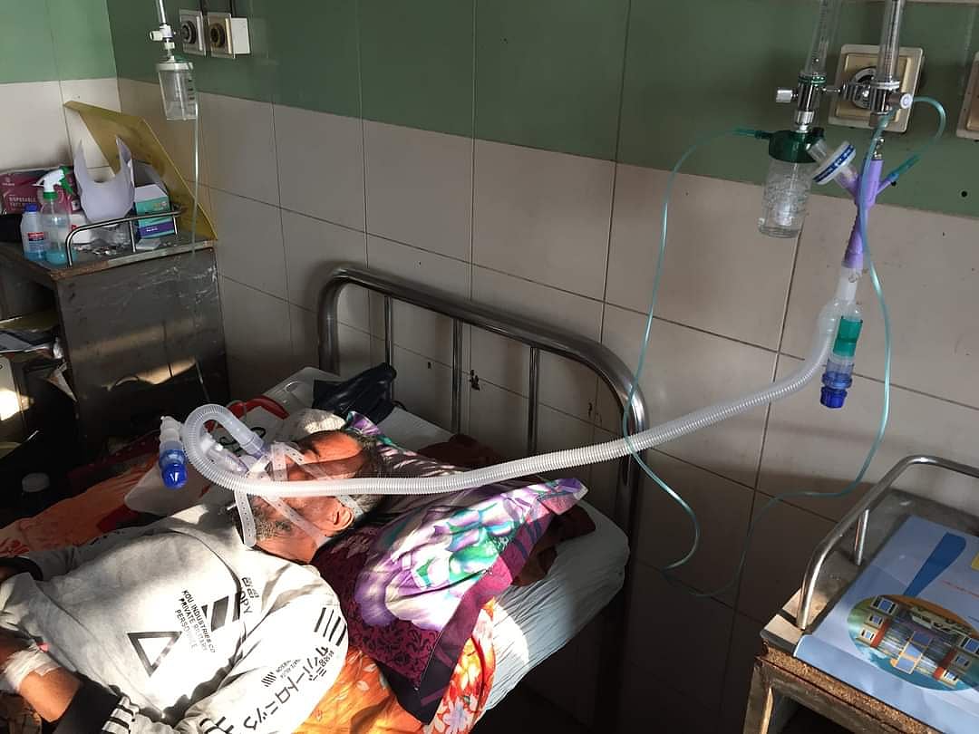 ঢাকা মেডিকেল কলেজ হাসপাতালে করোনা রোগীদের চিকিৎসায় পরীক্ষামূলকভাবে ব্যবহার করা হচ্ছে ‘অক্সিজেট’ নামের যন্ত্রটি।