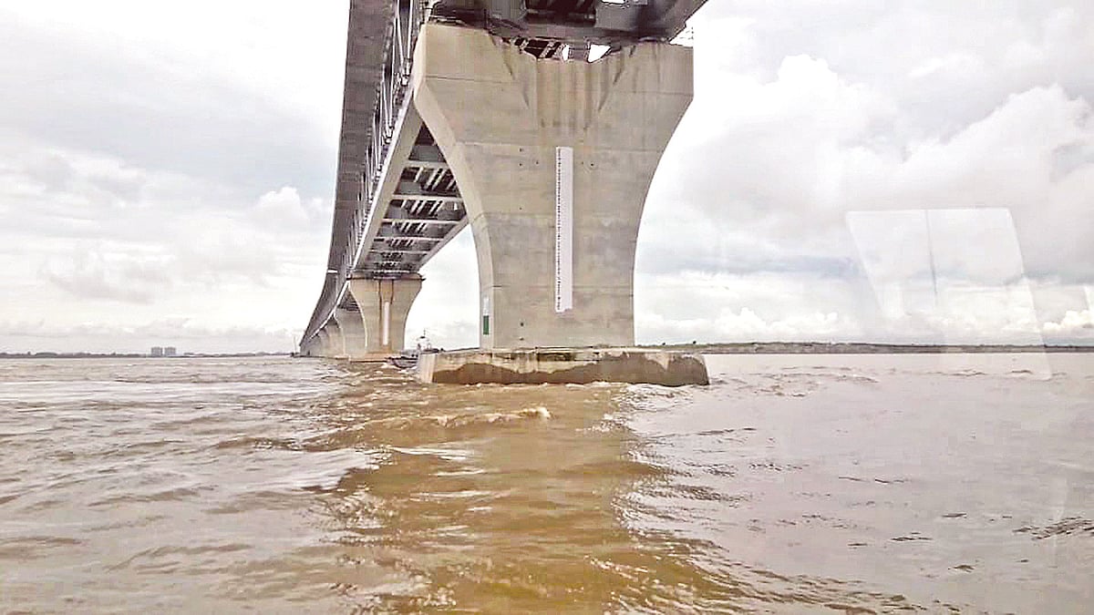 ফেরির ধাক্কায় ক্ষতিগ্রস্ত পদ্মা সেতুর ১৭ নম্বর পিলারের ‘পাইল ক্যাপ’।