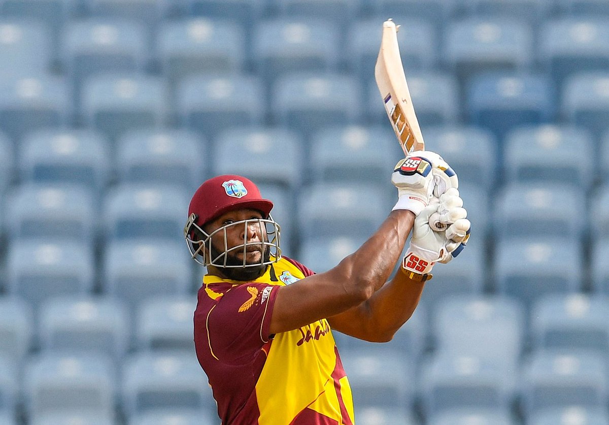 ছোট বাউন্ডারি পেলে চার–ছক্কার বৃষ্টিও নামাতে পারেন ওয়েস্ট ইন্ডিজ দলের নেতৃত্বে থাকা কাইরন পোলার্ড