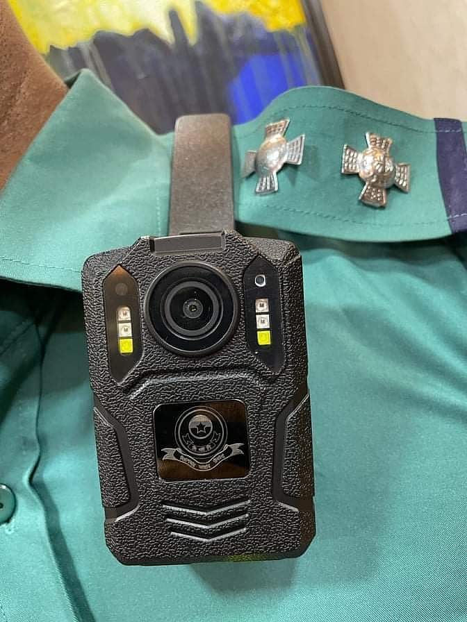 পুলিশ সদস্যদের শরীরের সঙ্গে এভাবে থাকবে ক্যামেরা