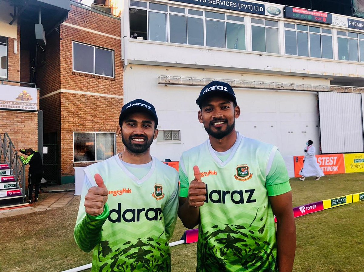 আজকের দুই সেঞ্চুরিয়ান-সাদমান ও নাজমুল (ডানে)