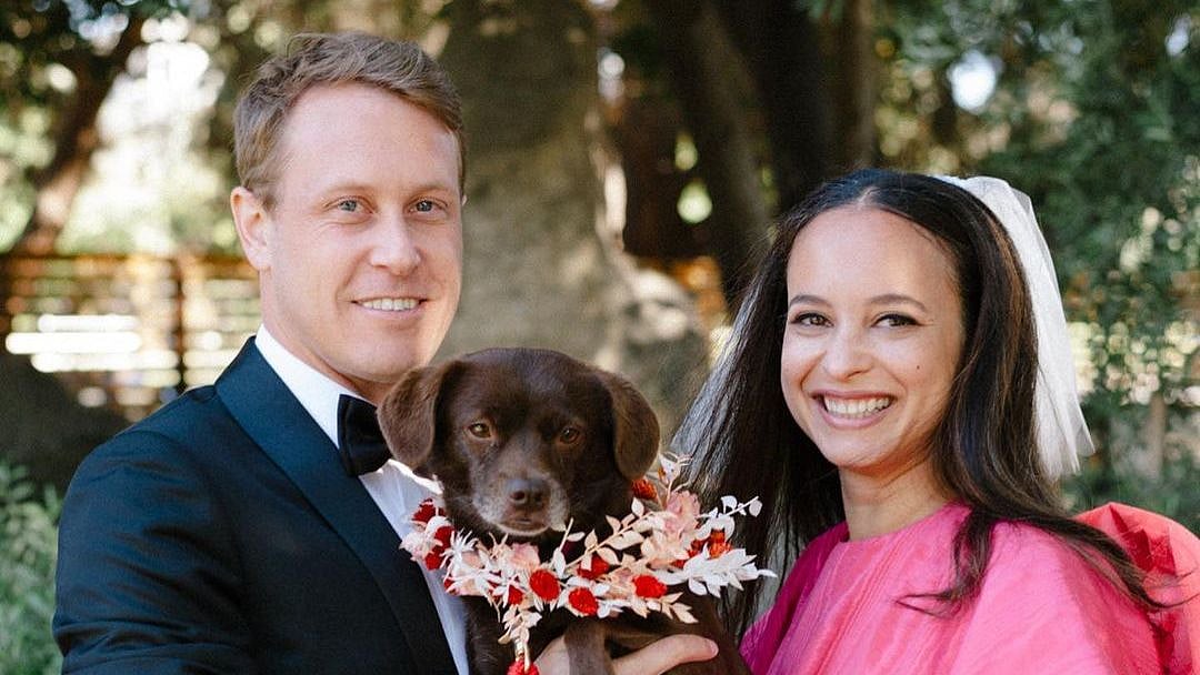 এভাবেই স্বল্প আয়োজনে বিয়ে সেরেছেন তাঁরা