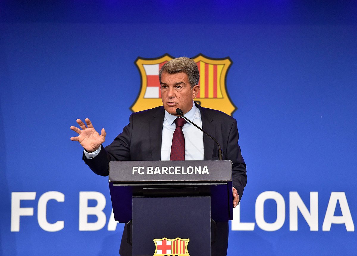 বার্সেলোনা সভাপতি হোয়ান লাপাের্তা