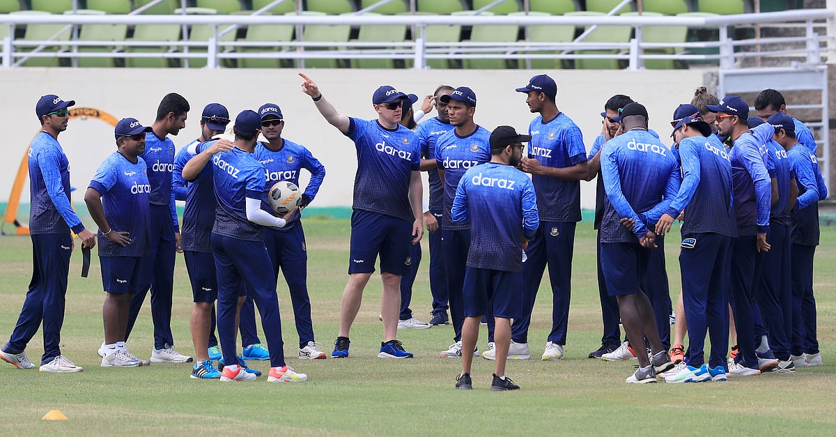অস্ট্রেলিয়ার বিপক্ষে সিরিজ সামনে রেখে রোববার মিরপুরে অনুশীলন করেছে বাংলাদেশ দল।